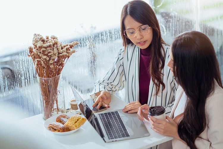 How to protect your laptop from moisture